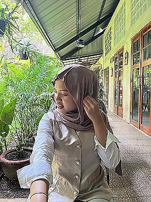 Profile photo for dede latifah