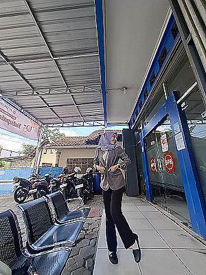 Profile photo for heni kartika wijayanti