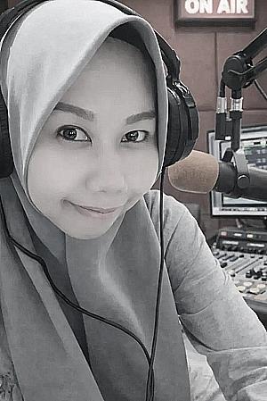 Profile photo for Noviantie Noviantie