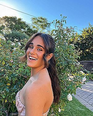 Profile photo for Lily Atsikbasis