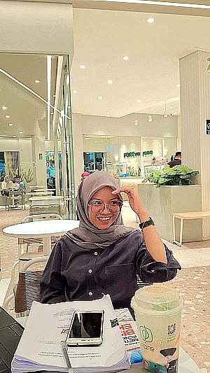 Profile photo for Azizah Nurul Humairah