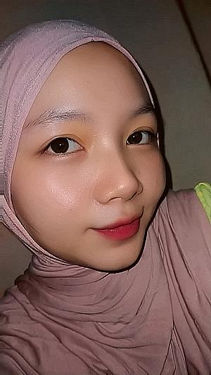 Profile photo for Agni Pratiwi