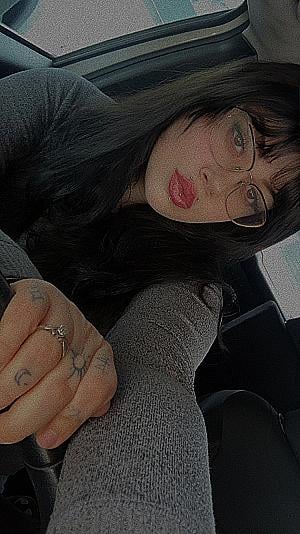 Profile photo for Ysabel smith