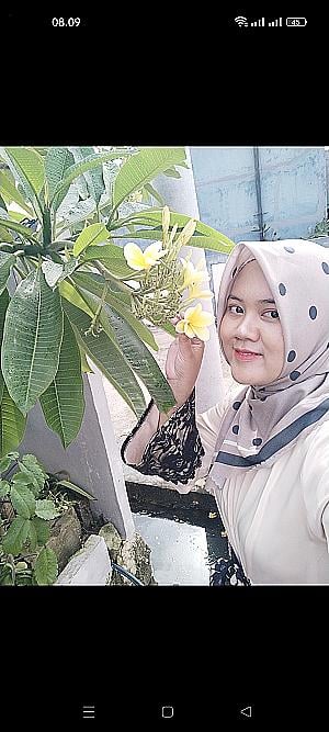 Profile photo for Zahra Rara