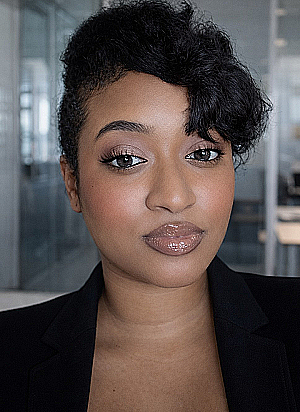 Profile photo for Shaundenal Dicken