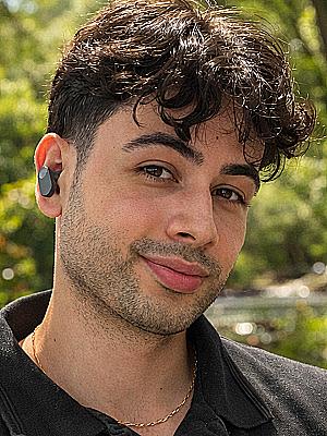 Profile photo for Douglas Souza Barbosa