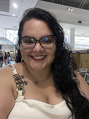 Profile photo for Adrianne Diniz