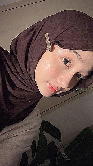 Profile photo for Wiwin Triana Santi