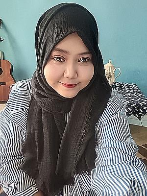 Profile photo for Mona Mona