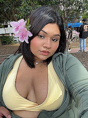 Profile photo for Lauren Vasquez