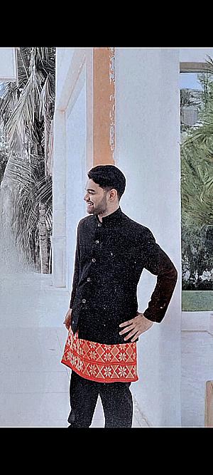 Profile photo for Leo Dayan