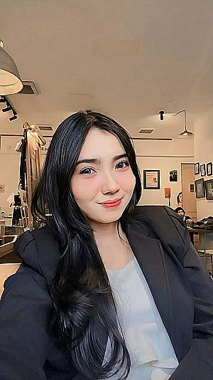 Profile photo for Almira Almas