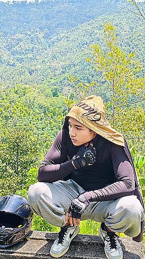 Profile photo for Dikka .