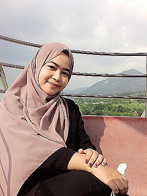 Profile photo for Putri Rizqy Yuliana