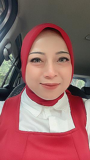 Profile photo for Afifah Nahary