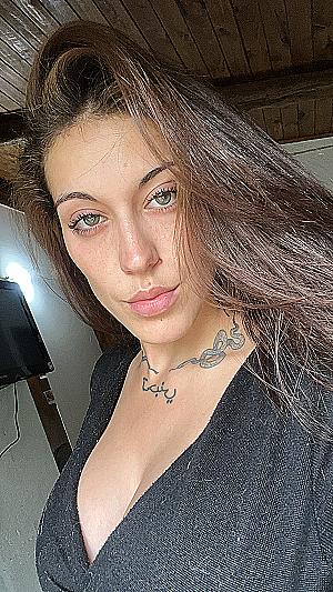 Profile photo for Zoe naiara jaime