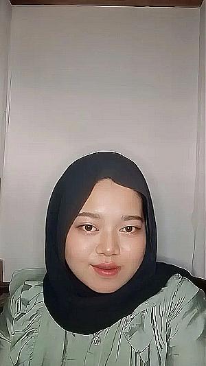 Profile photo for Putri wulandari