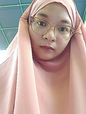 Profile photo for Dara apridani saraswati