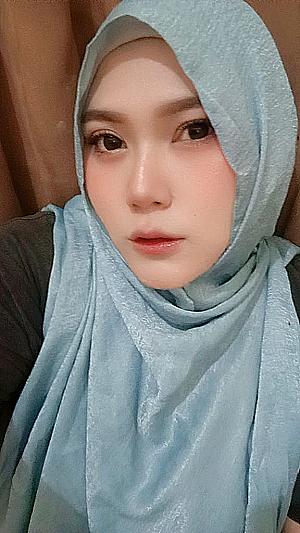 Profile photo for Diniya Nurjanah