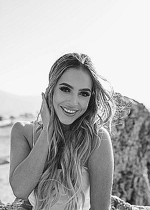 Profile photo for Mia Silva