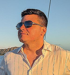 Profile photo for Justin Dearing