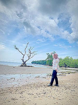 Profile photo for Desy Hidayati