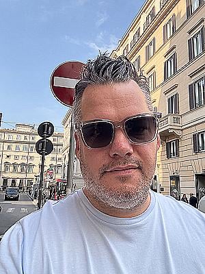 Profile photo for Rob Vary