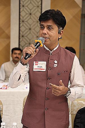 Profile photo for Manish Kapadi
