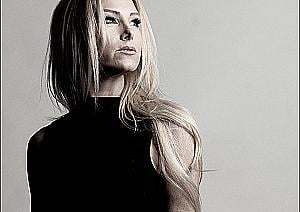 Profile photo for Avé Wisdom