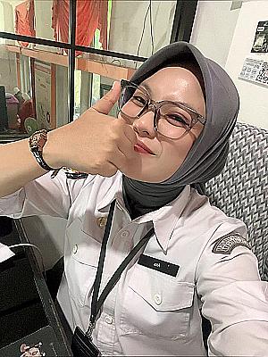Profile photo for Umiana Solekhah