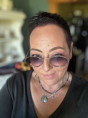 Profile photo for Lesley Czernai