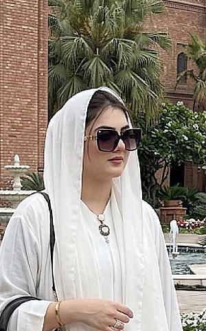 Profile photo for Mahnoor Khan