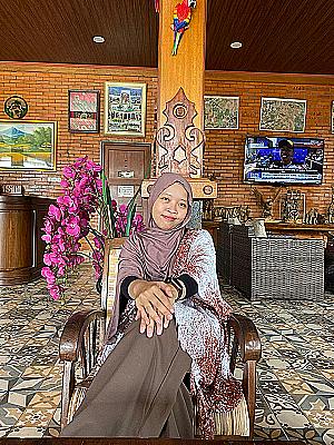 Profile photo for Olivia Retno