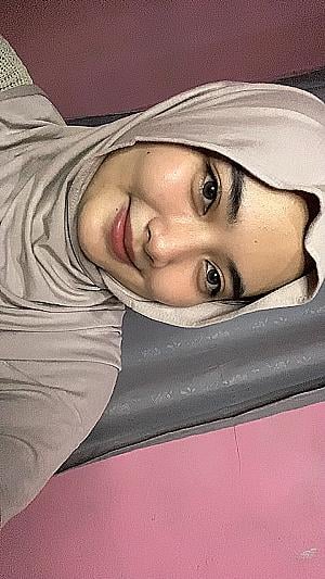 Profile photo for Putri indah permatasari