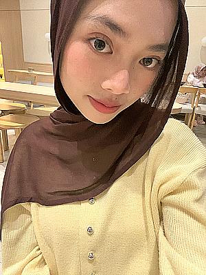 Profile photo for Alma Awalia