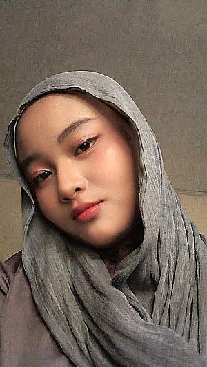 Profile photo for Alya syifana