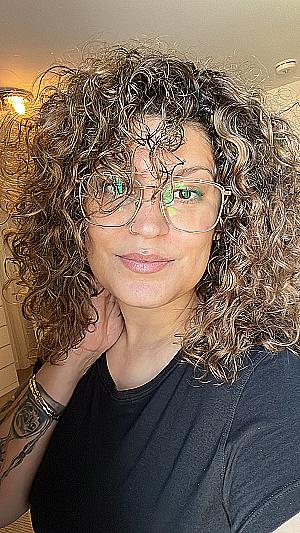 Profile photo for Lisa Alves