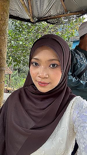 Profile photo for Rahmawati Ayu Ningsih