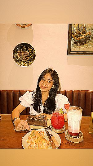 Profile photo for Yolaa Oktavirani