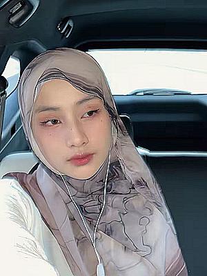 Profile photo for Nur Mudmainnah