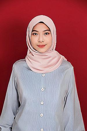 Profile photo for Karin widia