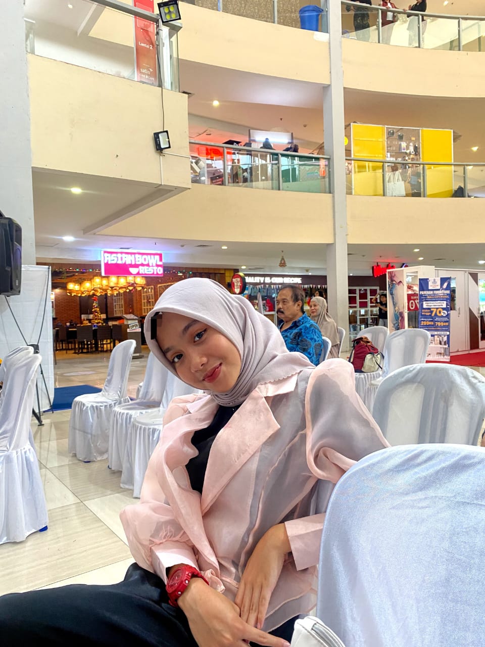 Profile photo for Dinda Raissa