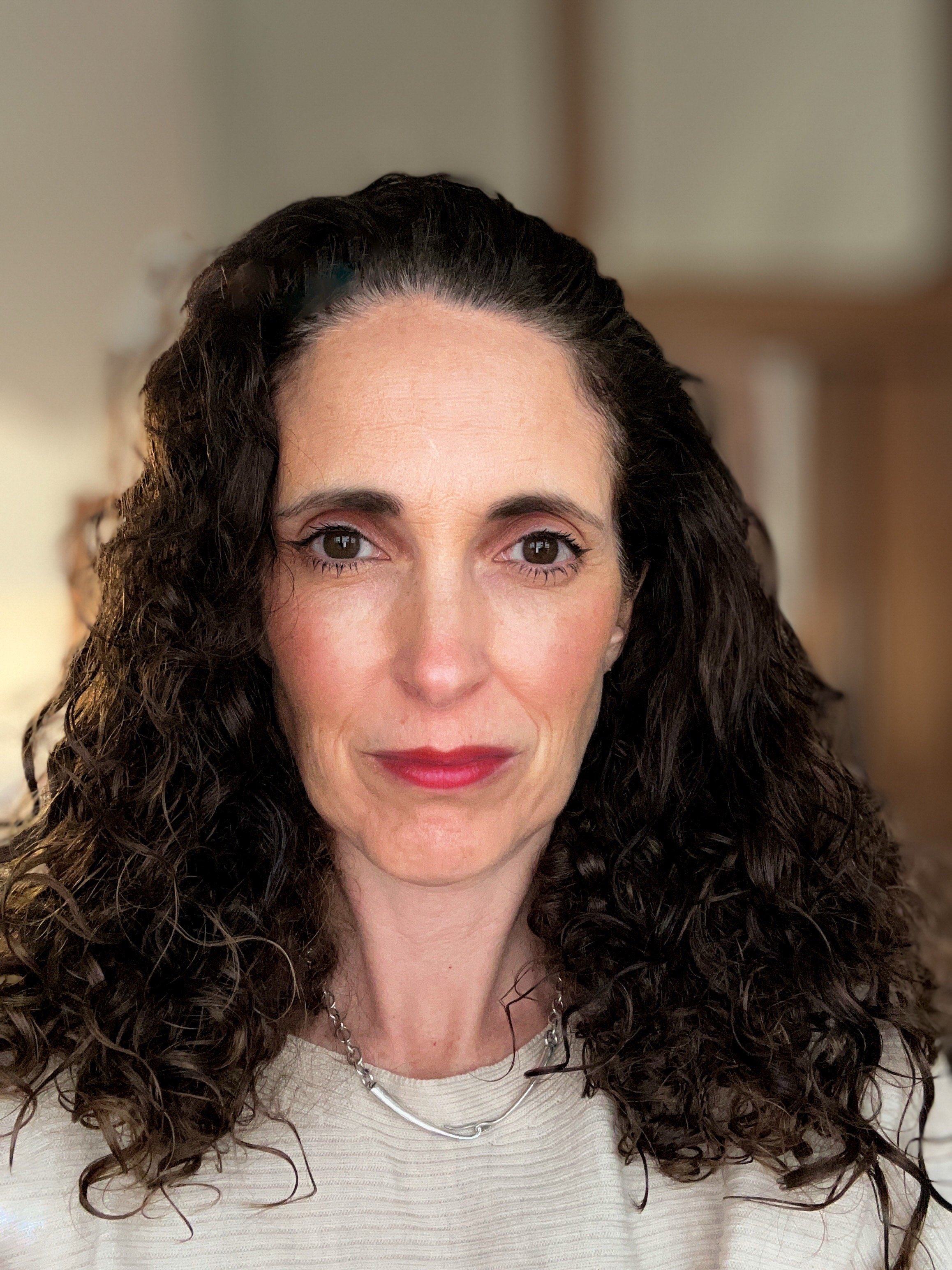 Profile photo for Leslie Elliot