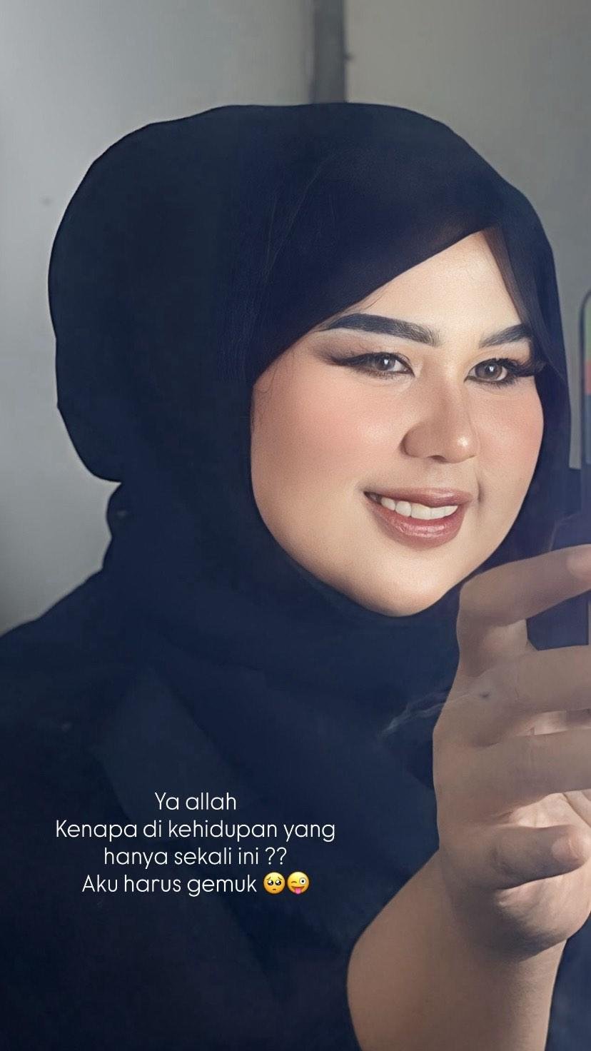 Profile photo for Zarra Zab