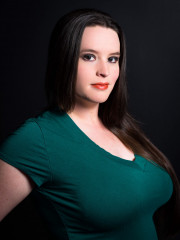Profile photo for Ellie Collins