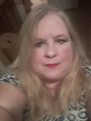 Profile photo for Christi Wolf