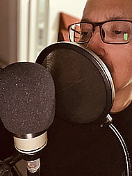 A neutral Spanish voice for your Online AD Banner Image