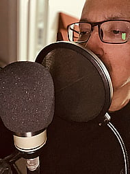 A Natural, Engaging Voice Over for Your TV Ad Banner Image