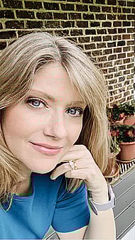 Engaging, Warm, Relatable Female Voice for Your Television Ad Banner Image