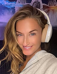An Experienced AXC Audible Narrator and Producer for Your Audiobook Banner Image